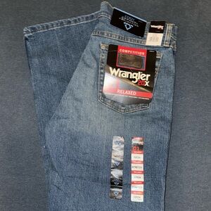 NWT Cody Johnson x Wrangler Relaxed Jeans